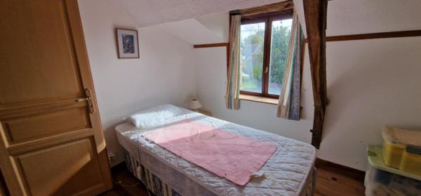 MORBIHAN Maison en pierre de 3 chambres avec allée et jardin - à rénover