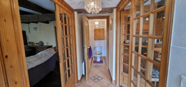 MORBIHAN Maison en pierre de 3 chambres avec allée et jardin - à rénover