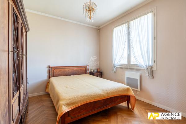 Maison Le Mesnil Le Roi 160 m2 1 050 000 € **  - Référence  4682