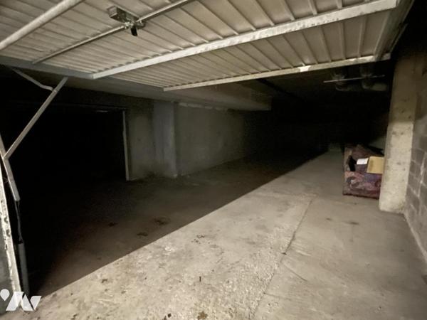 Grand garage de 95 m² à Vannes