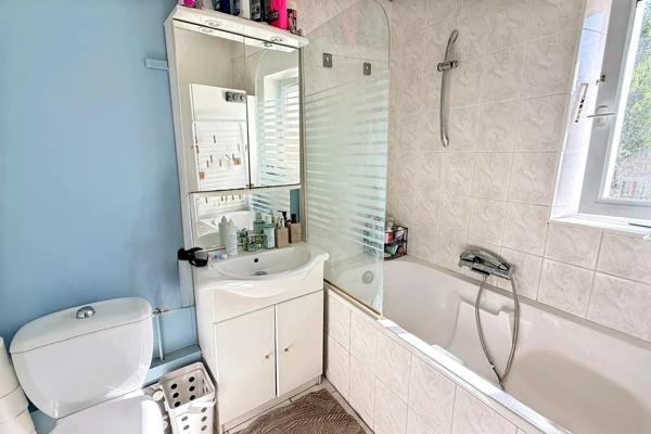 Appartement F2 en hyper-centre de Chaumontel