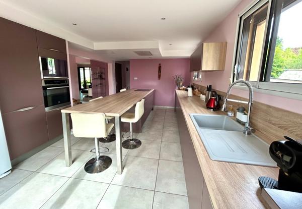 Maison familiale 220 m² - Avec piscine, véranda et grand terrain à Lagnieu