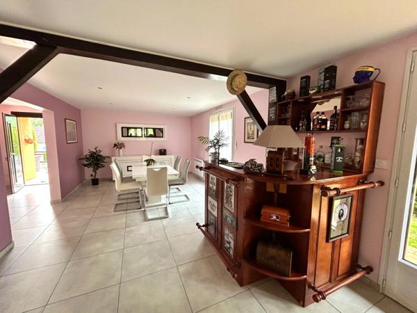 Maison familiale 220 m² - Avec piscine, véranda et grand terrain à Lagnieu