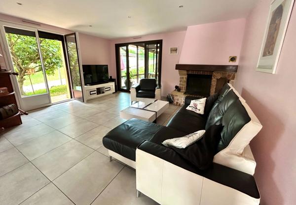 Maison familiale 220 m² - Avec piscine, véranda et grand terrain à Lagnieu