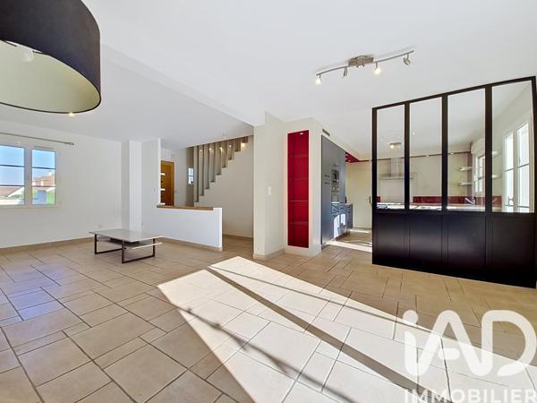 Maison à vendre 8 pièces 160 m² Luynes