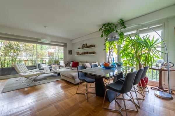 Appartement
         4 pièces
        - 115 m² Bien prestige 695 000 € *
