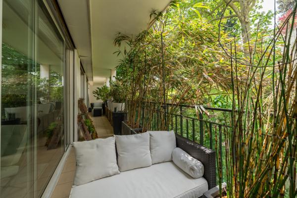 Appartement
         4 pièces
        - 115 m² Bien prestige 695 000 € *