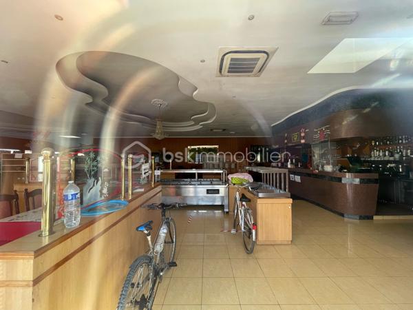 Immeuble commercial de 700 m²