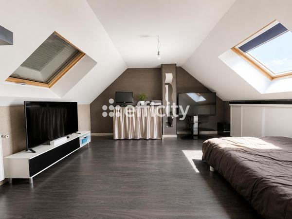 Maison
         7 pièces
        - 180 m² 509 000 € *