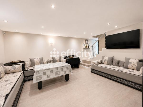 Maison
         7 pièces
        - 180 m² 509 000 € *