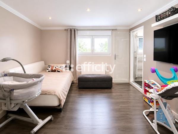 Maison
         7 pièces
        - 180 m² 509 000 € *