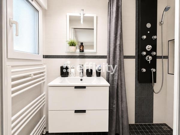 Maison
         7 pièces
        - 180 m² 509 000 € *