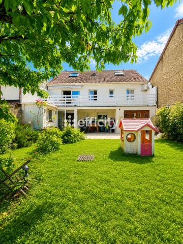 Maison
         7 pièces
        - 180 m² 509 000 € *