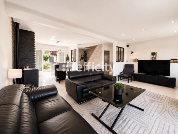 Maison
         7 pièces
        - 180 m² 509 000 € *