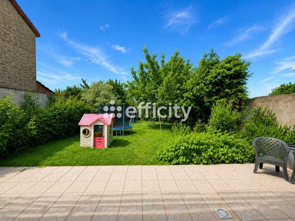 Maison
         7 pièces
        - 180 m² 509 000 € *