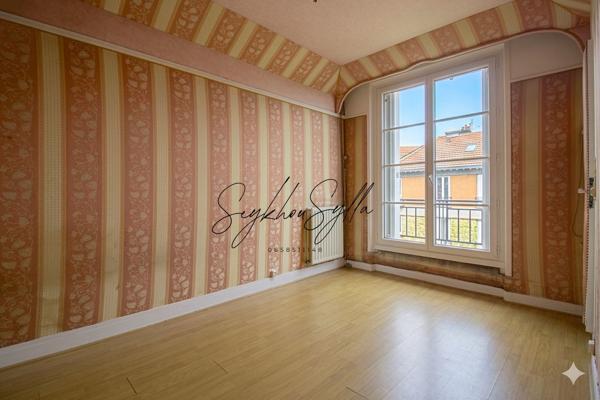 Appartement
         2 pièces
        - 36 m² Exclusivité 185 000 € *