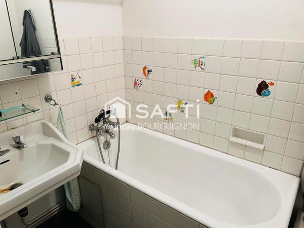 Maison à Rénover avec Grand Jardin