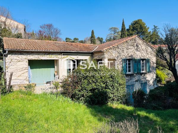 Maison à Rénover avec Grand Jardin