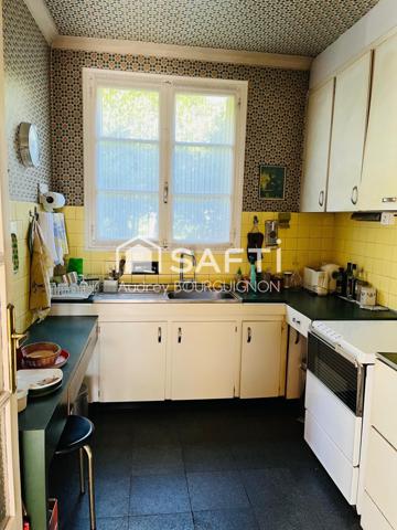 Maison à Rénover avec Grand Jardin