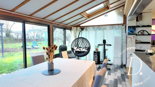 SEJOUR AVEC VERANDA ET CUISINE AMERICAINE 50 M²