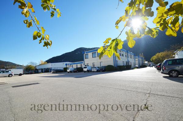 Gémenos (13420) Gémenos : location bureaux de 102m² en 1er étage