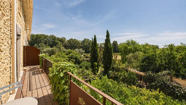 Domaine en pierre de 675 m² avec piscine sur près de 3 ha - Roquemaure Roquemaure
