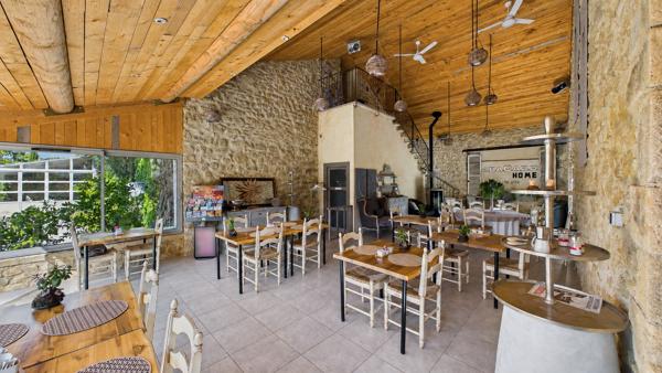 Domaine en pierre de 675 m² avec piscine sur près de 3 ha - Roquemaure Roquemaure