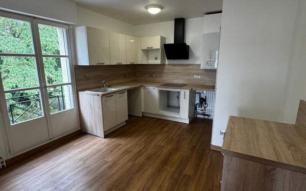 Appartement à louer    4 pièces •  Compiègne