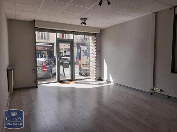 Location local commercial 73.46m²