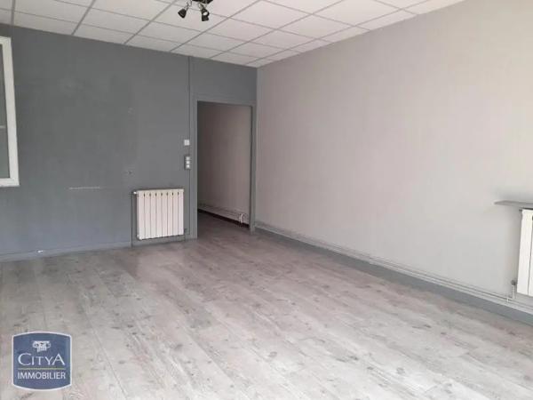 Location local commercial 73.46m²