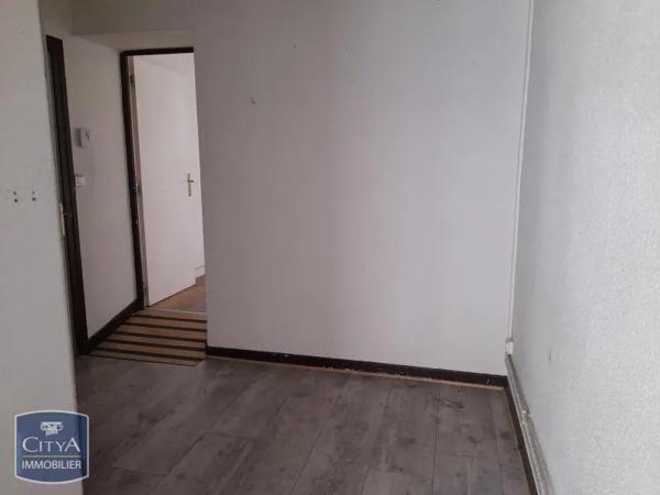 Location local commercial 73.46m²