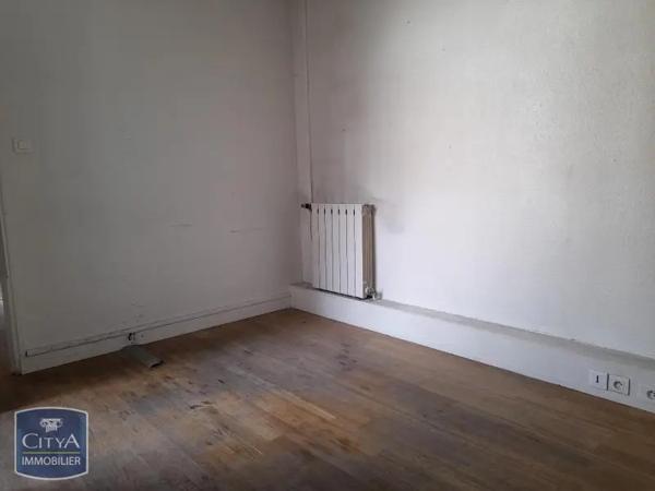 Location local commercial 73.46m²