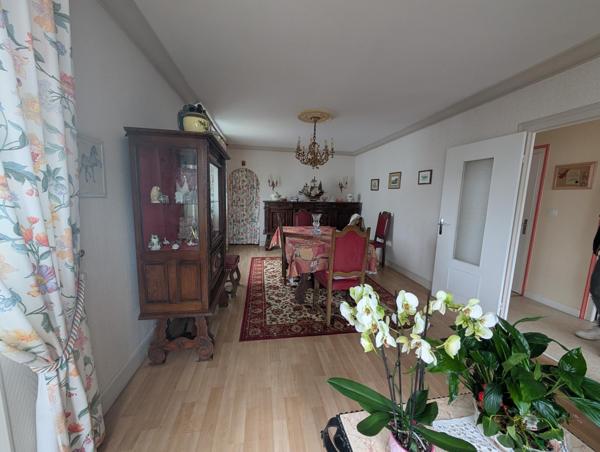 Superbe habitation proche de toutes commodité avec possibilité d investissement
