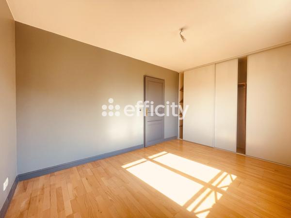 Maison
         3 pièces
        - 79 m² Exclusivité 379 000 € *