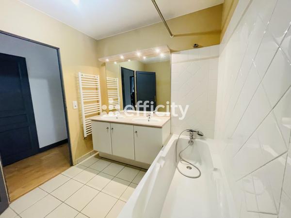 Maison
         3 pièces
        - 79 m² Exclusivité 379 000 € *