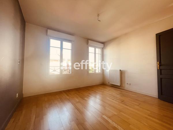 Maison
         3 pièces
        - 79 m² Exclusivité 379 000 € *