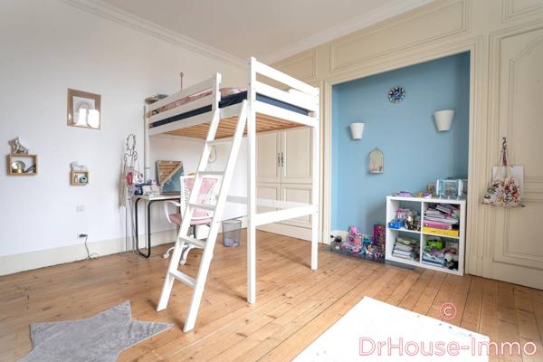 Maison à vendre 11 pièces de 300 m²