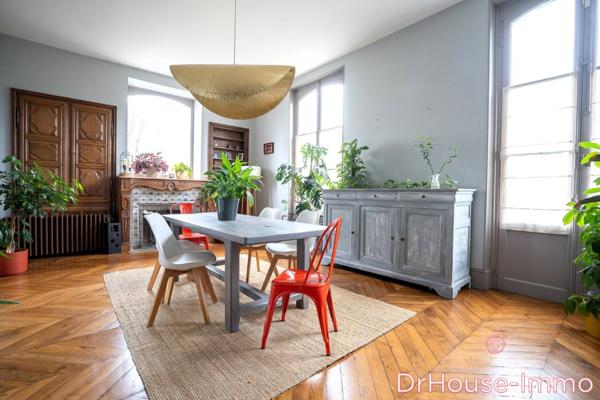 Maison à vendre 11 pièces de 300 m²