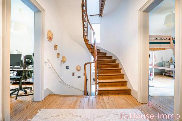 Maison à vendre 11 pièces de 300 m²