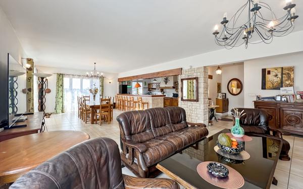 Maison à vendre    5 pièces •  Saint-Georges-les-Bains