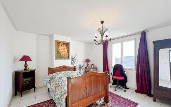 Maison à vendre    5 pièces •  Saint-Georges-les-Bains