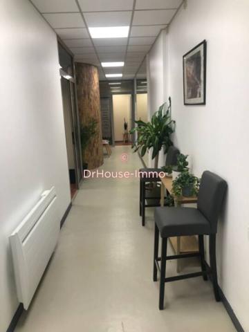 Bureau à louer 6 pièces de 153 m²