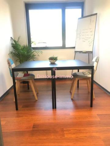 Bureau à louer 6 pièces de 153 m²