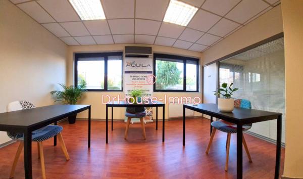 Bureau à louer 6 pièces de 153 m²