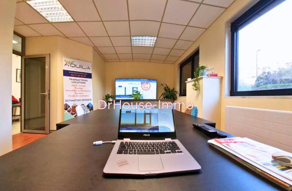 Bureau à louer 6 pièces de 153 m²