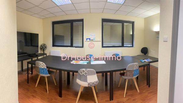 Bureau à louer 6 pièces de 153 m²