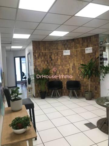 Bureau à louer 6 pièces de 153 m²