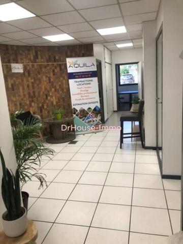 Bureau à louer 6 pièces de 153 m²