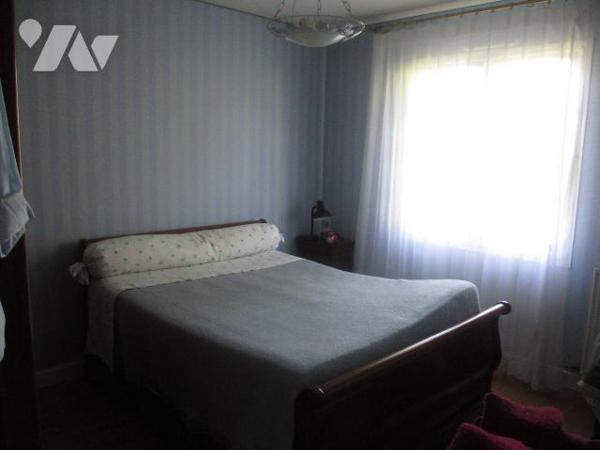 Maison à Vendre à Plouha  (22580), en Côtes-d'Armor (22)

A proximité du centre bourg, cette ...