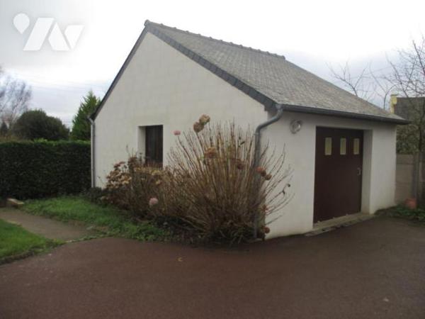 Maison à Vendre à Plouha  (22580), en Côtes-d'Armor (22)

A proximité du centre bourg, cette ...